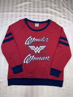 Wonder Woman Sweatshirt Women’s 2XL Red Blue Long Sleeve Graphic DC Comics